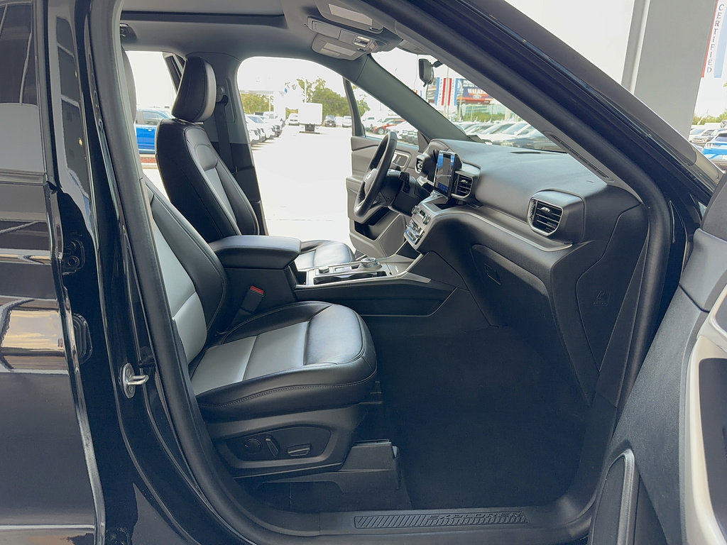 Certified 2023 Ford Explorer XLT w/ Equipment Group 202A AWD/4WD image 14