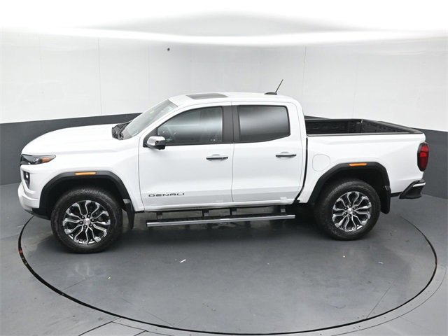 Used 2023 GMC Canyon Denali image 7