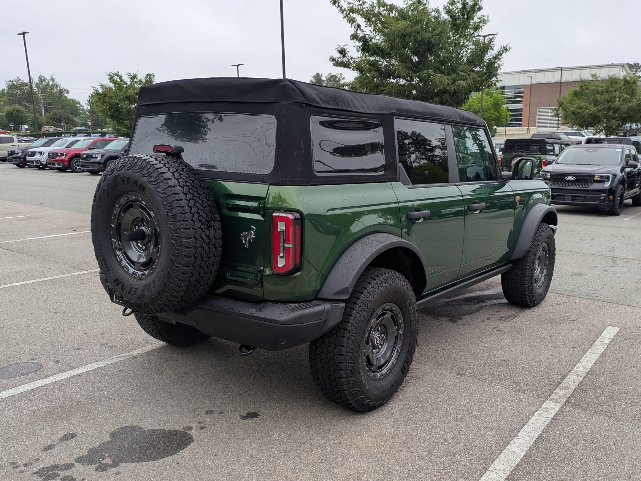 Certified 2025 Ford Bronco Badlands AWD/4WD image 4