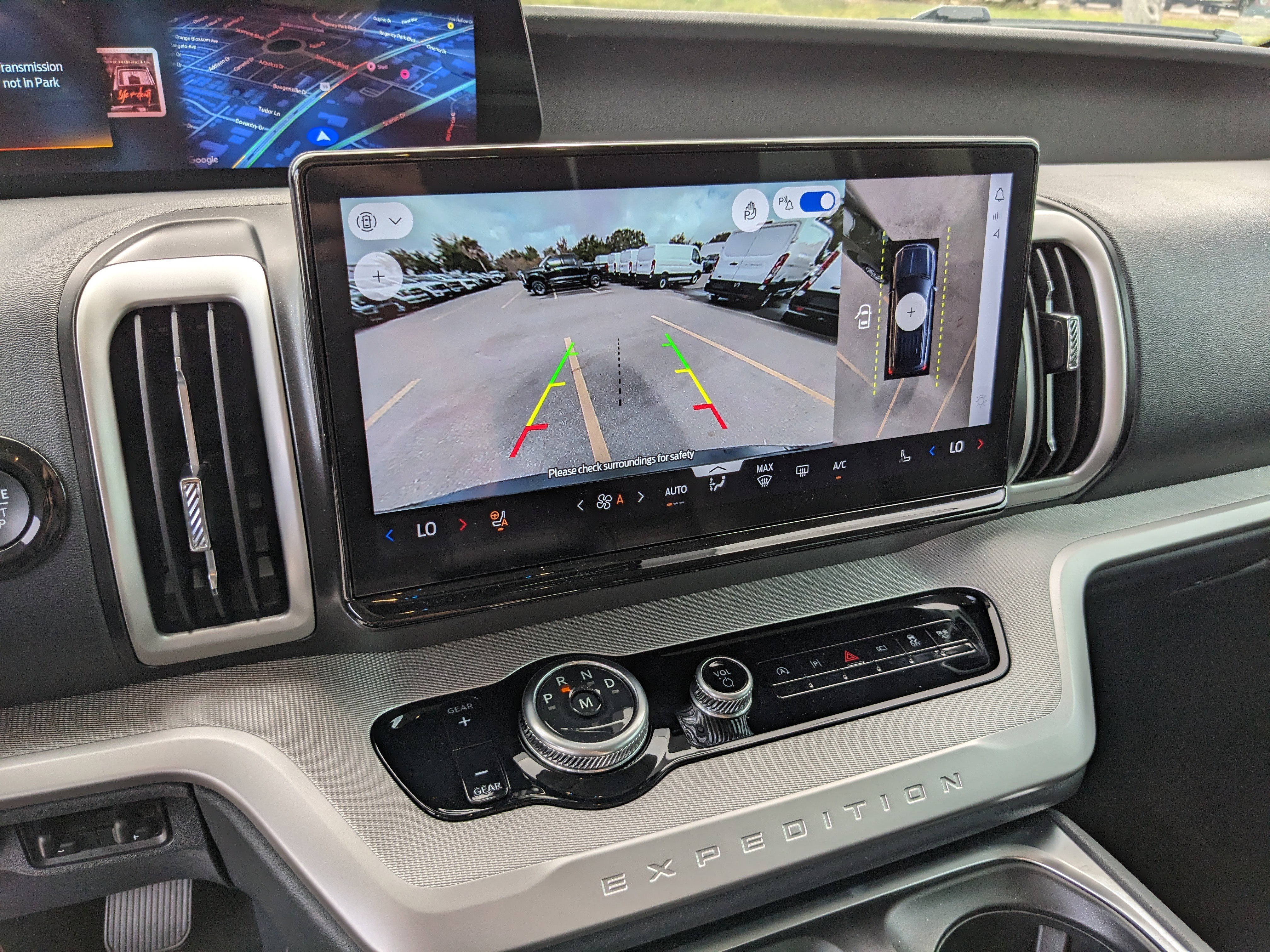 Certified 2025 Ford Expedition Active image 25