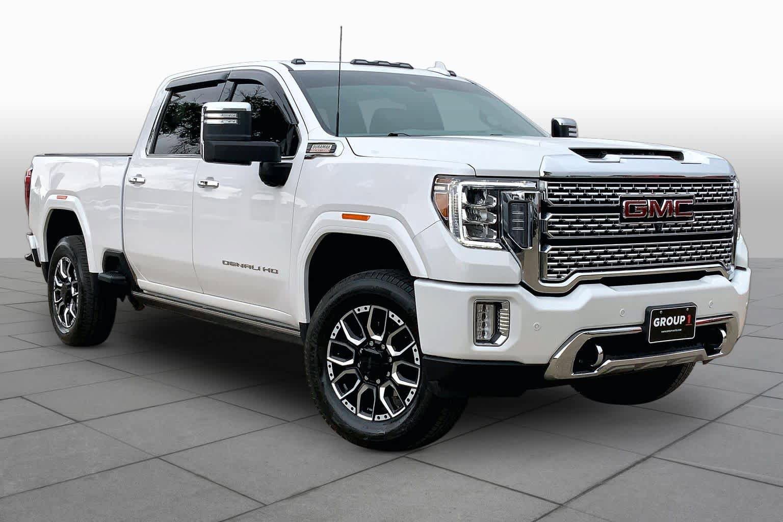 Used 2023 GMC Sierra 2500 Denali w/ Denali Ultimate Package AWD/4WD image 3