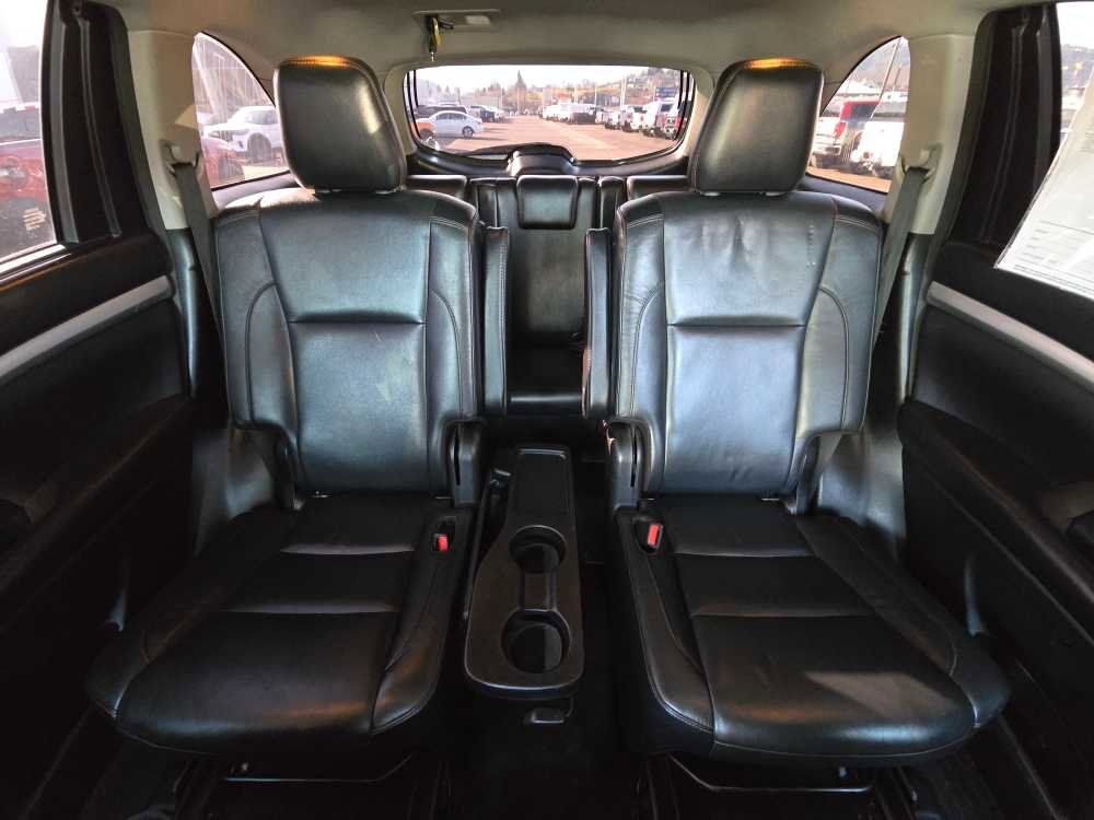 Used 2018 Toyota Highlander XLE image 17