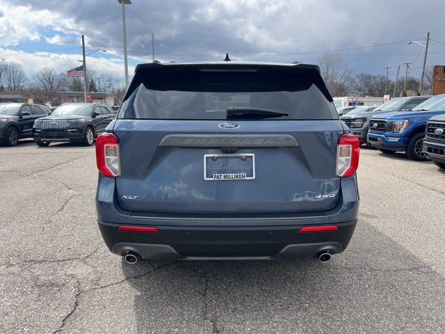 Certified 2021 Ford Explorer XLT w/ Equipment Group 202A image 3