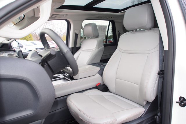 Certified 2025 Ford Expedition Active image 21