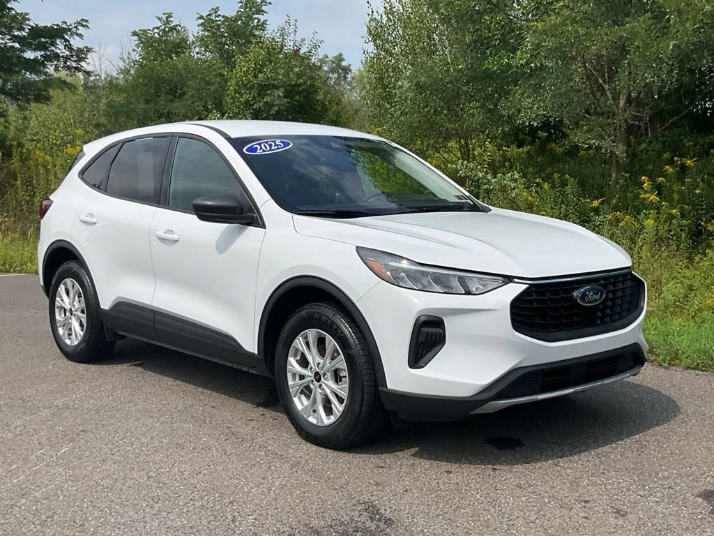 Certified 2025 Ford Escape Active AWD/4WD image 1
