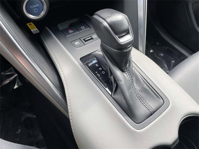 Used 2021 Toyota Venza LE image 24