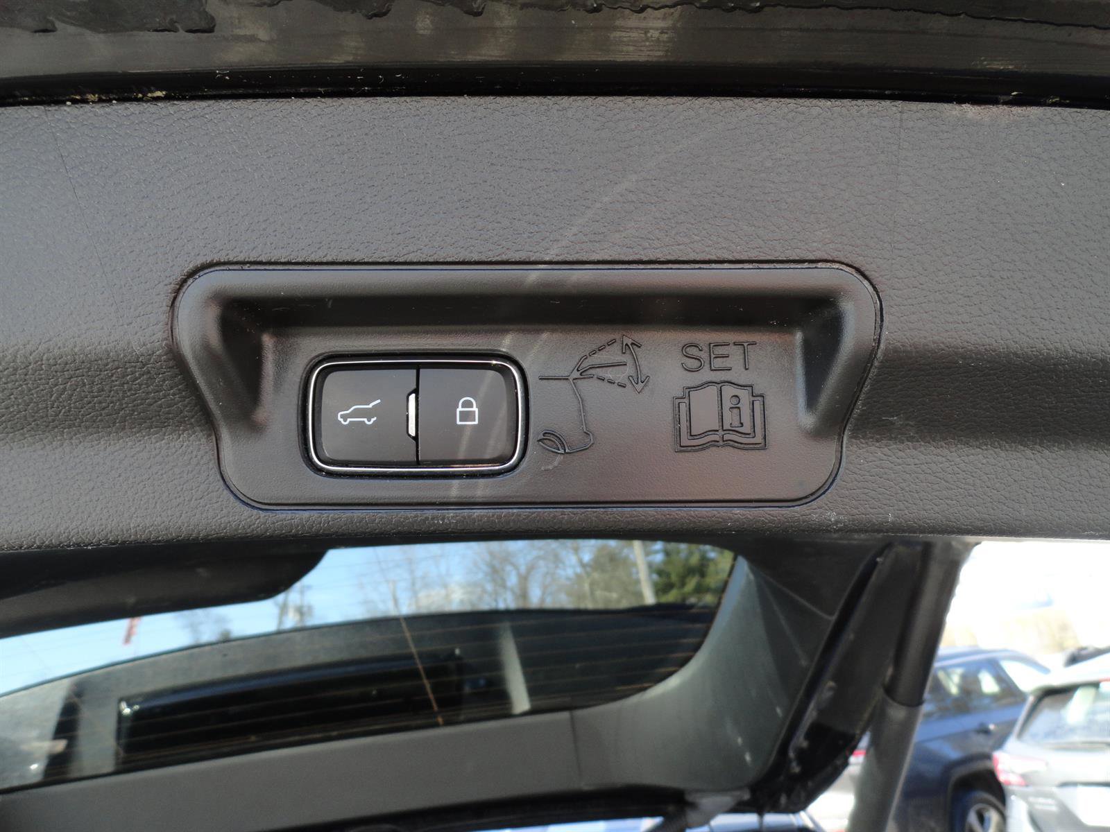 Certified 2020 Ford Explorer XLT w/ Equipment Group 202A image 24