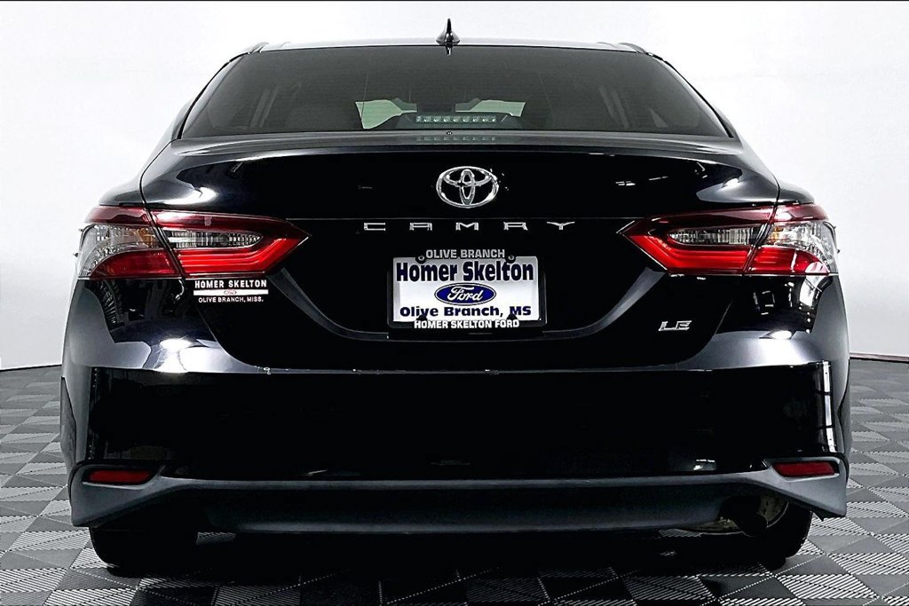 Used 2023 Toyota Camry LE FWD image 4