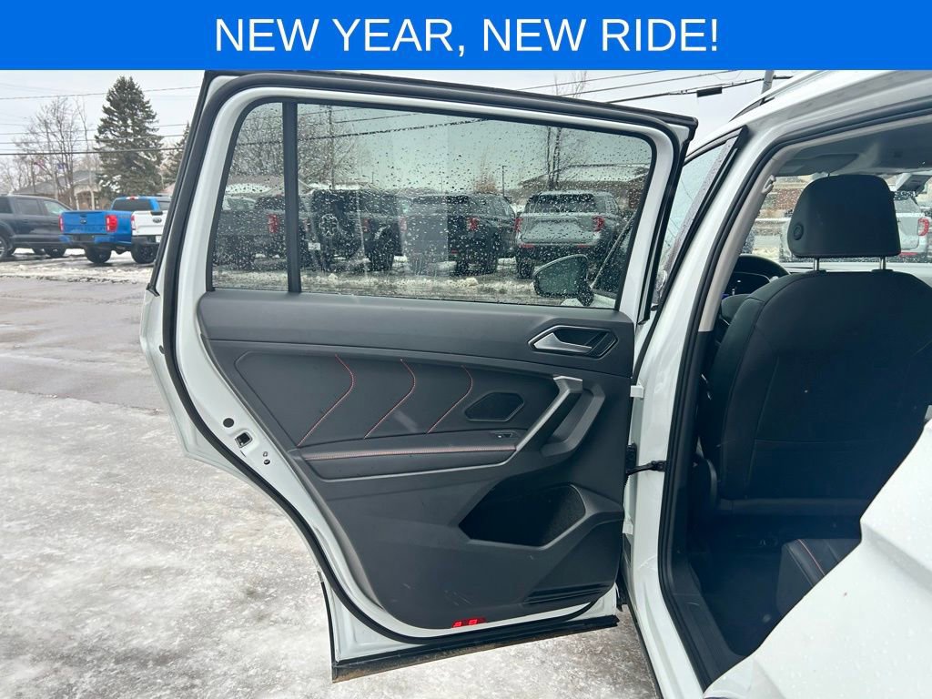 Used 2024 Volkswagen Tiguan Wolfsburg Edition image 18