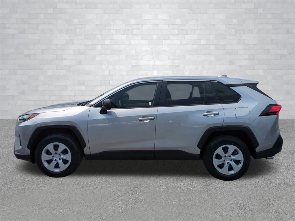 Used 2023 Toyota RAV4 LE image 2