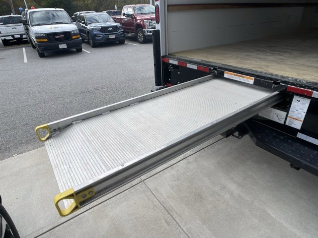 Certified 2024 Ford E-350 and Econoline 350 Super Duty w/ Driver's Safety Package image 28