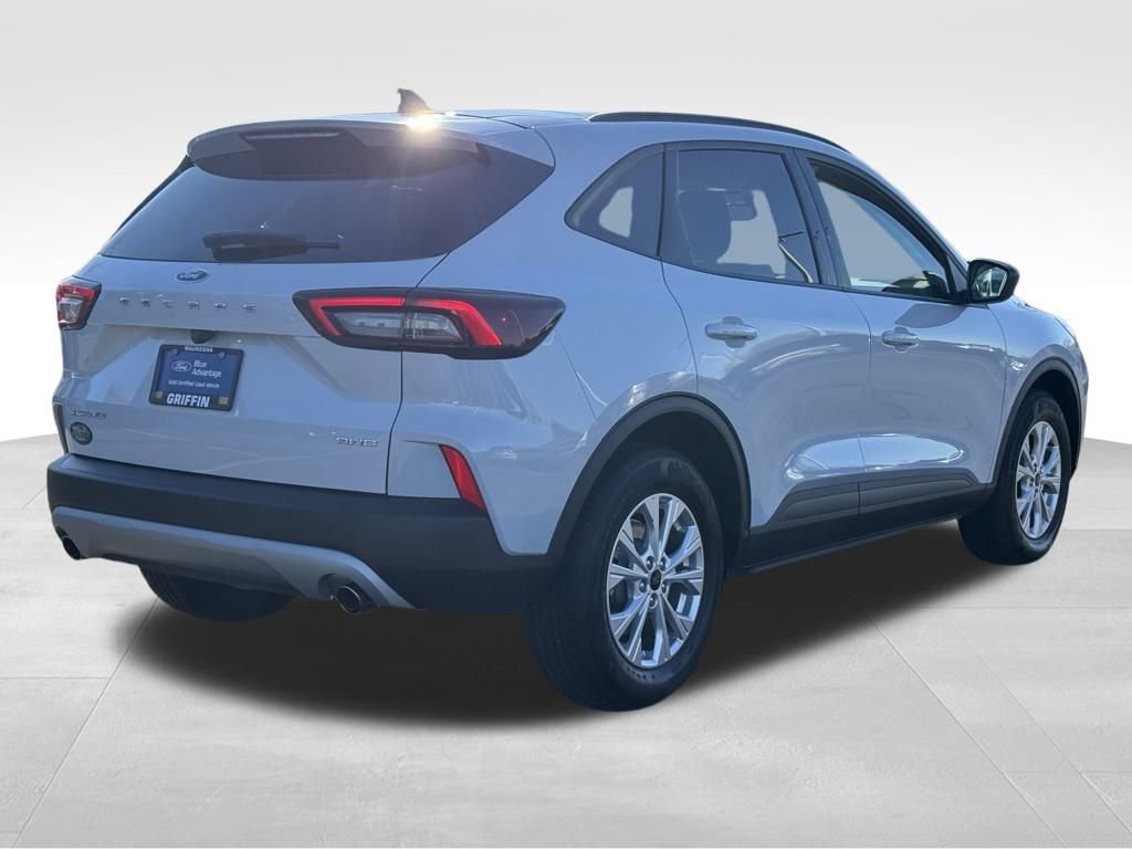 Certified 2025 Ford Escape Active w/ Cold Weather Package image 3