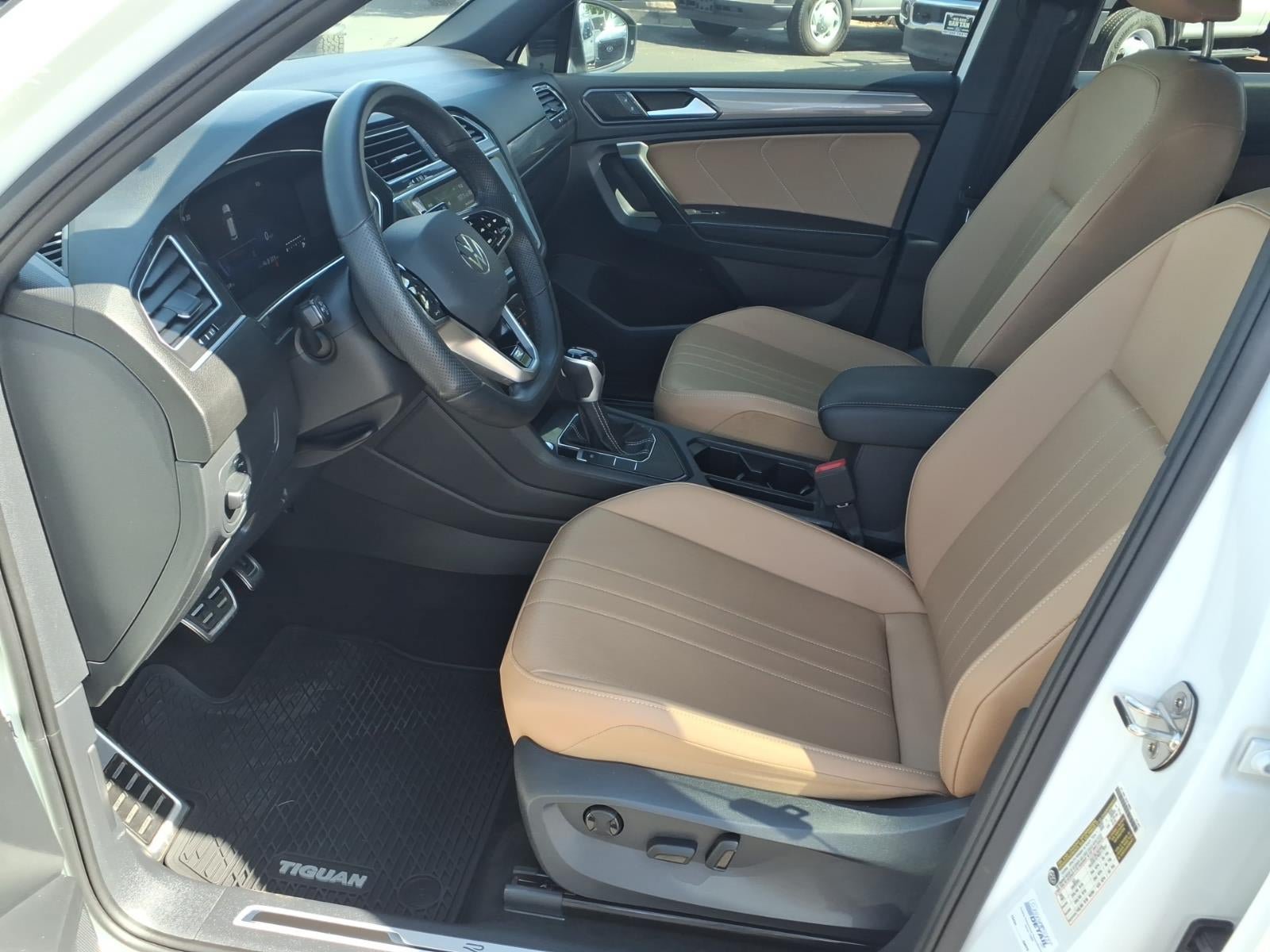 Used 2024 Volkswagen Tiguan SE R-Line FWD image 25