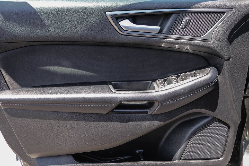 Certified 2018 Ford Edge SE FWD image 27