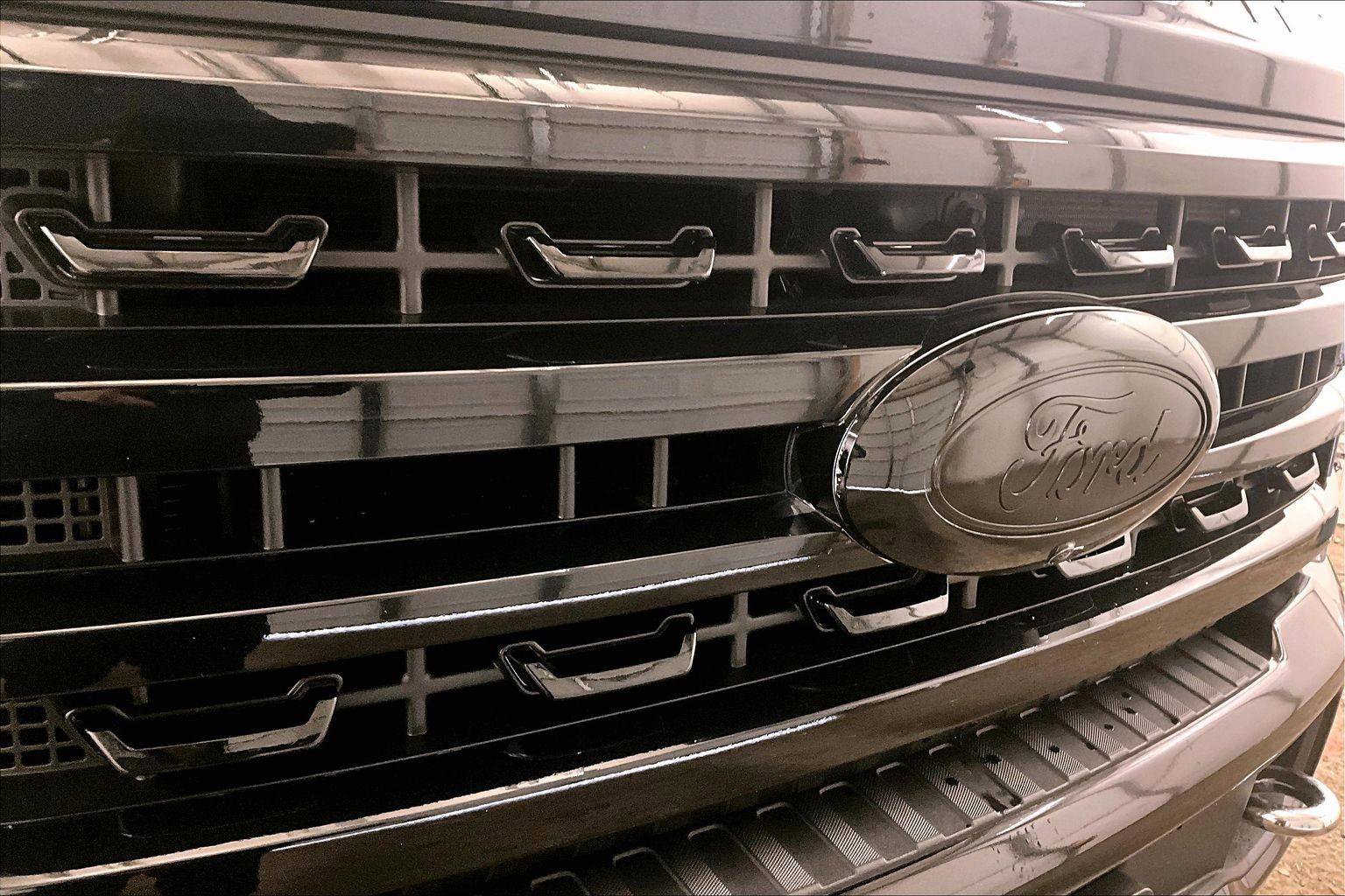 Certified 2024 Ford F350 Platinum w/ Tremor Off-Road Package image 29