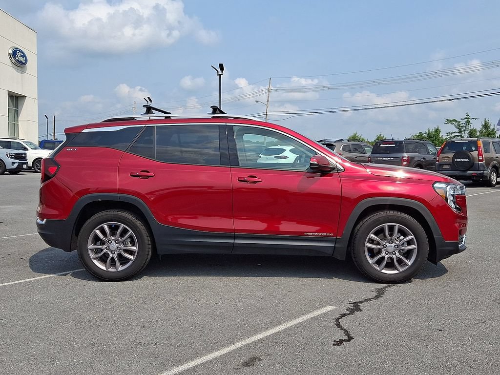 Used 2024 GMC Terrain SLT w/ LPO, Floor Liner Package AWD/4WD image 7