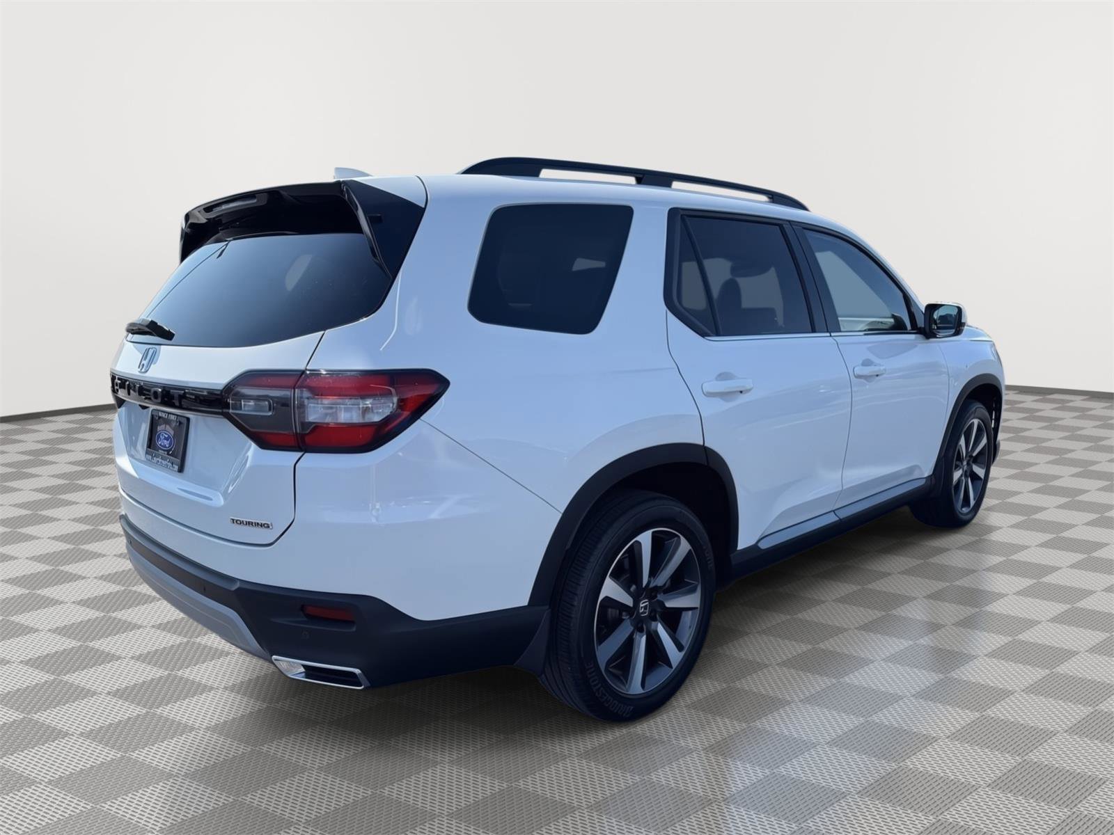 Used 2025 Honda Pilot Touring image 5