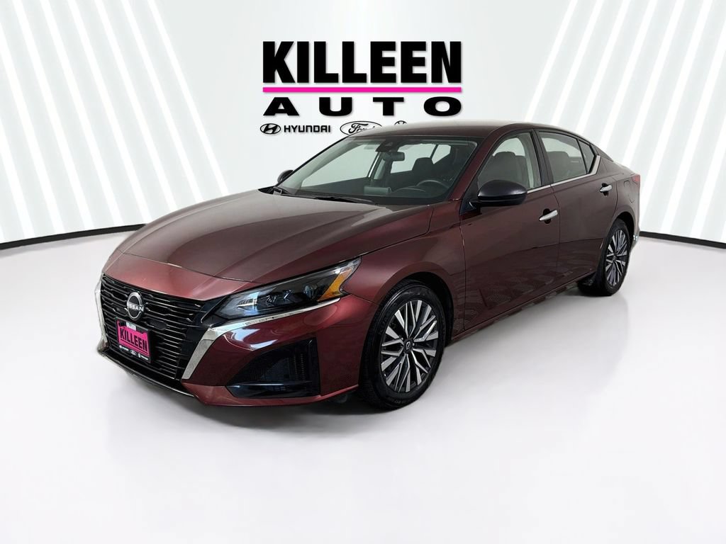 Used 2025 Nissan Altima 2.5 SV FWD image 3
