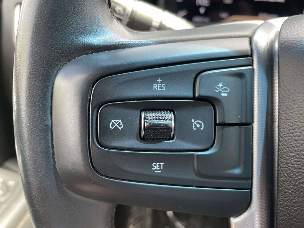 Used 2023 GMC Yukon SLT AWD/4WD image 26