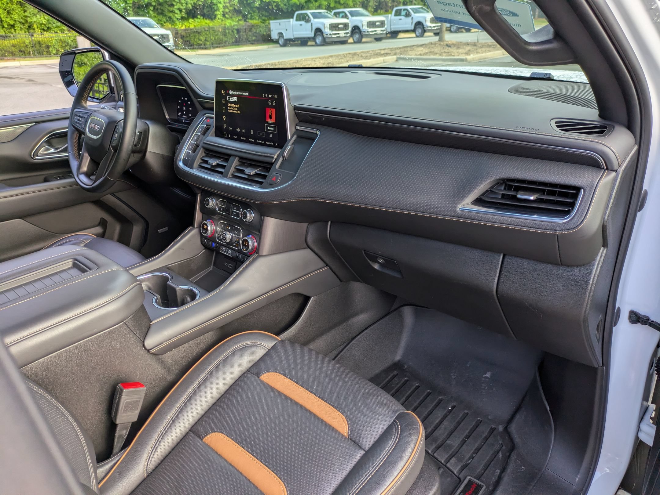 Used 2023 GMC Yukon XL AT4 AWD/4WD image 39