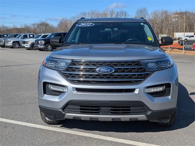 Certified 2022 Ford Explorer XLT w/ Equipment Group 202A image 8