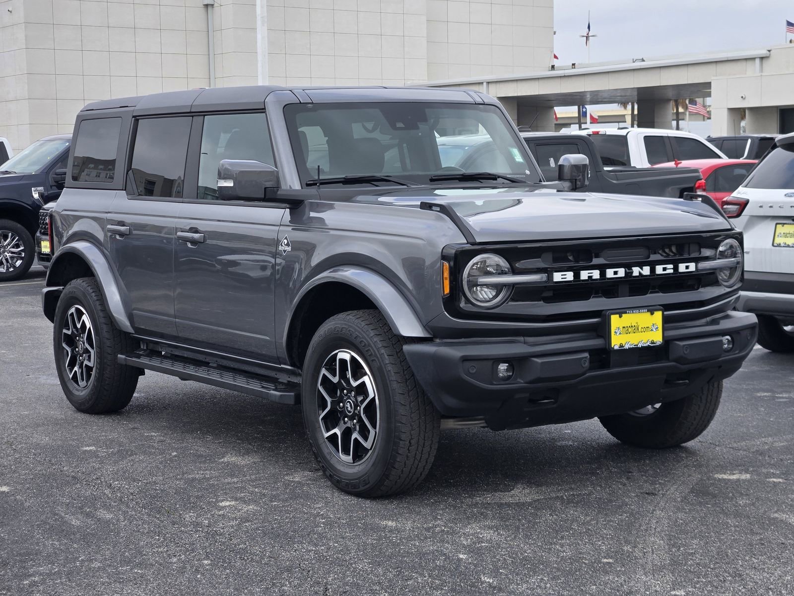 Certified 2024 Ford Bronco Outer Banks AWD/4WD image 3