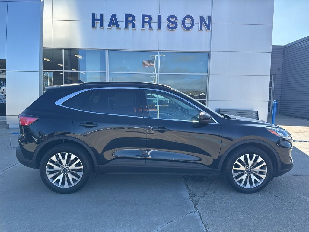 Certified 2022 Ford Escape Titanium w/ Class II Trailer Tow Package image 4