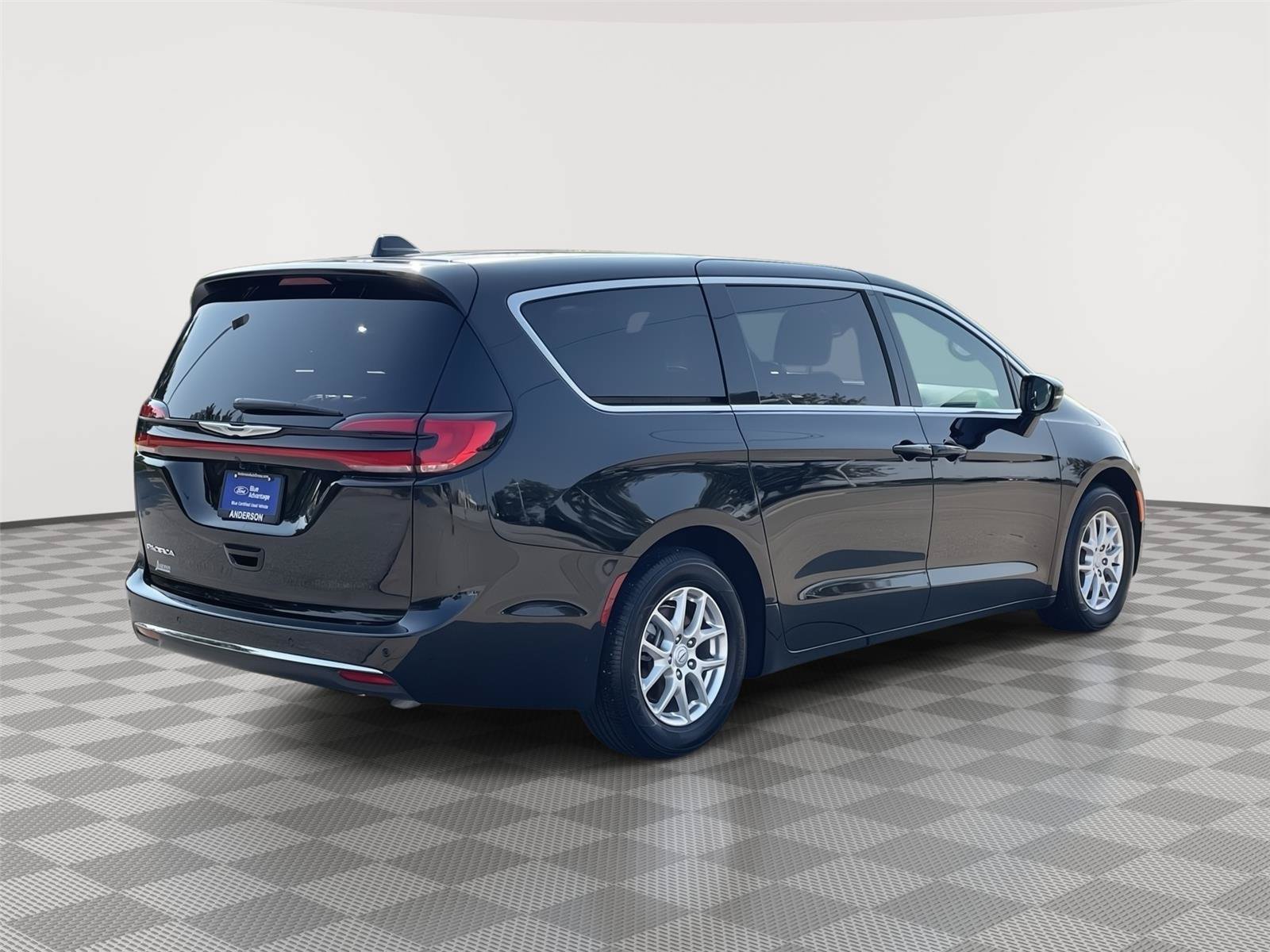 Used 2026 Chrysler Pacifica Select FWD image 7