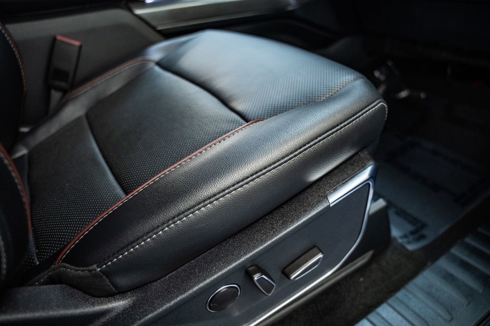 Certified 2023 Ford F150 Lariat w/ Equipment Group 502A High image 45