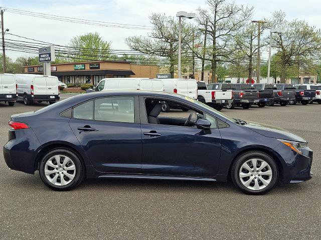 Used 2024 Toyota Corolla LE FWD image 5