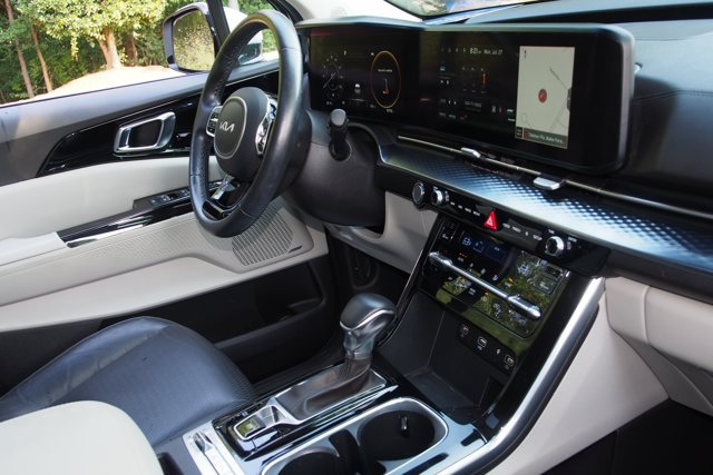 Used 2022 Kia Carnival SX Prestige FWD image 10