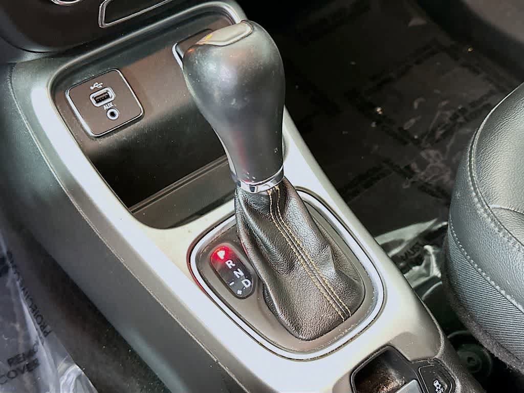 Used 2018 Jeep Compass Latitude FWD image 18