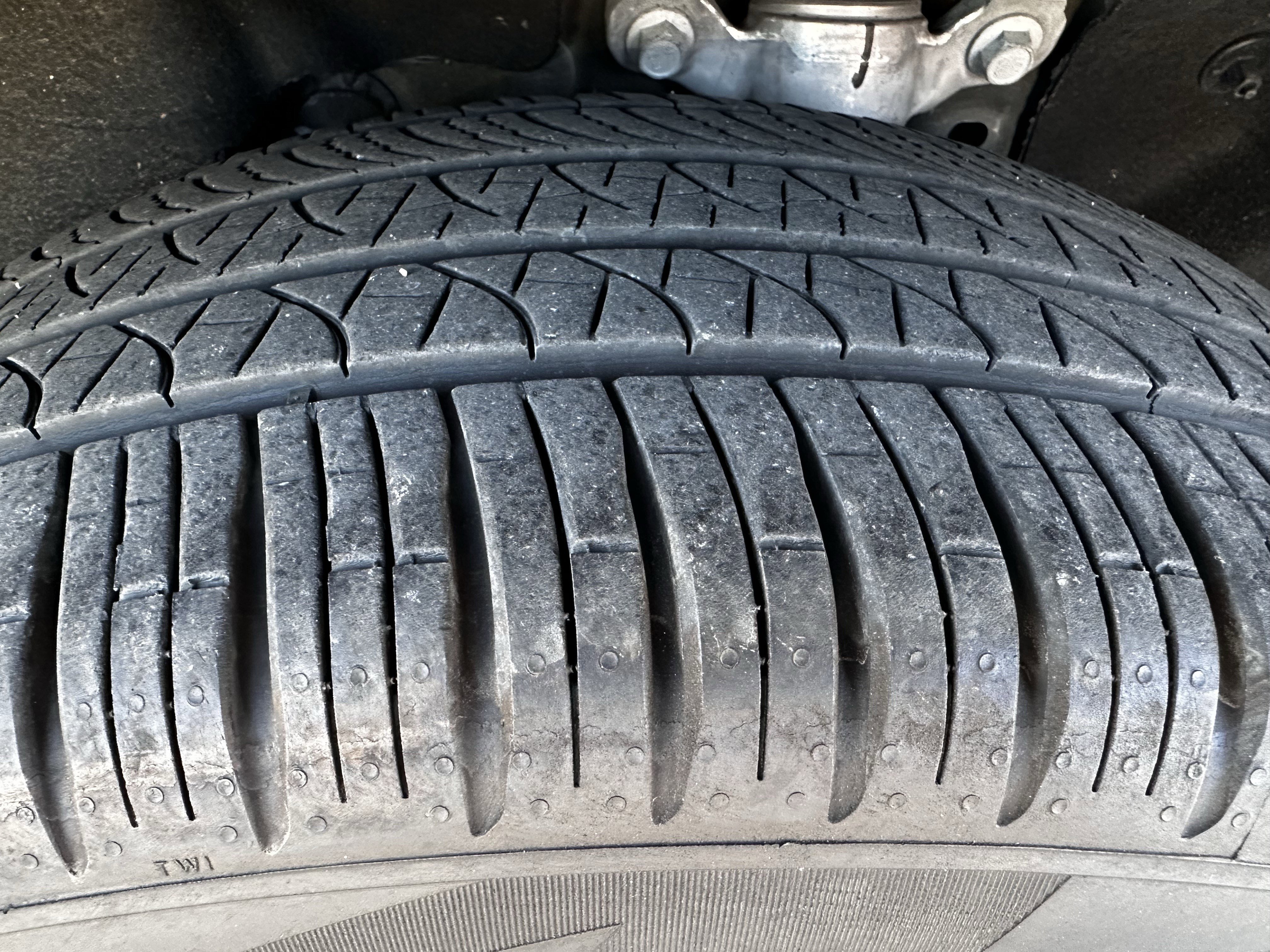 Certified 2025 Ford Explorer Platinum w/ LUX Leather Package image 21