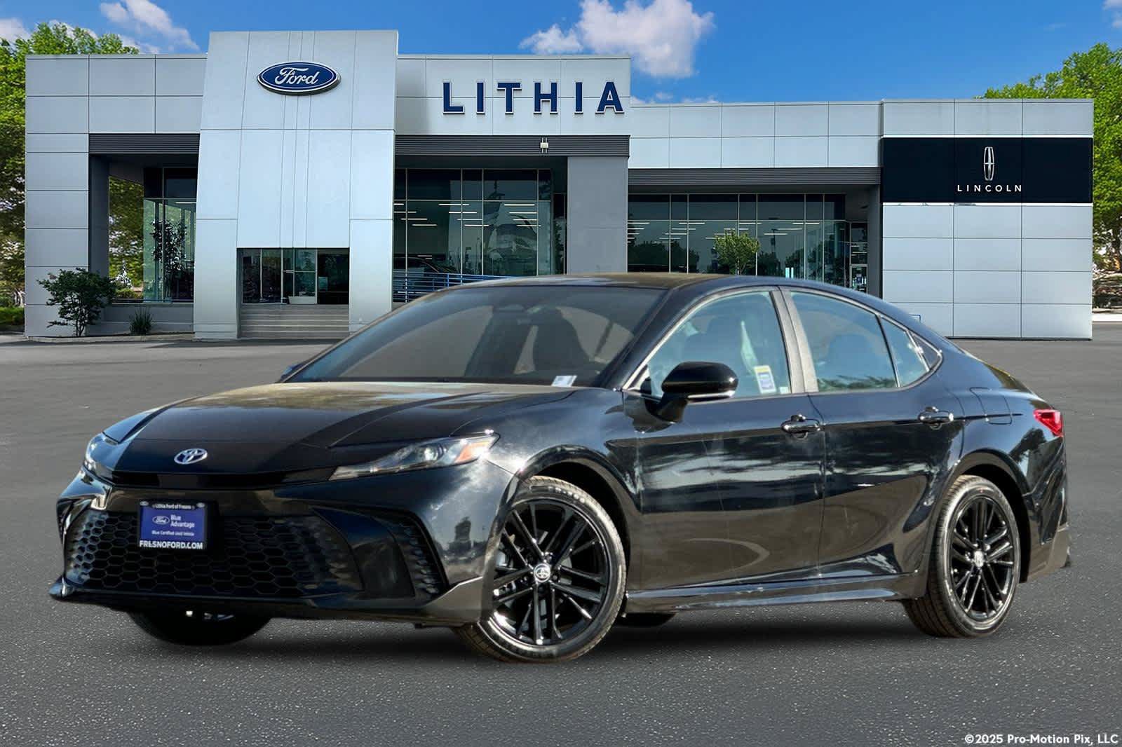 Used 2025 Toyota Camry SE w/ Convenience Package