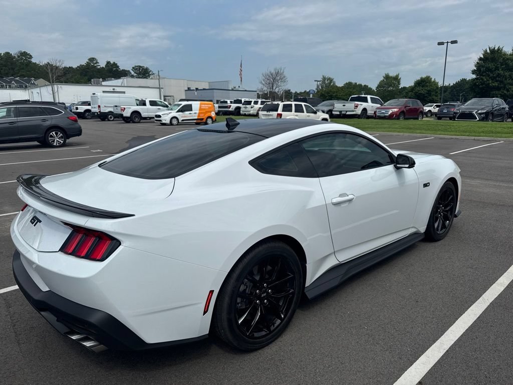 Certified 2025 Ford Mustang GT Premium RWD image 4