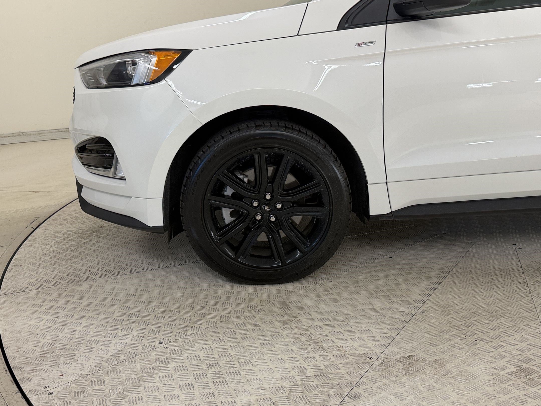 Certified 2021 Ford Edge ST-Line FWD image 12