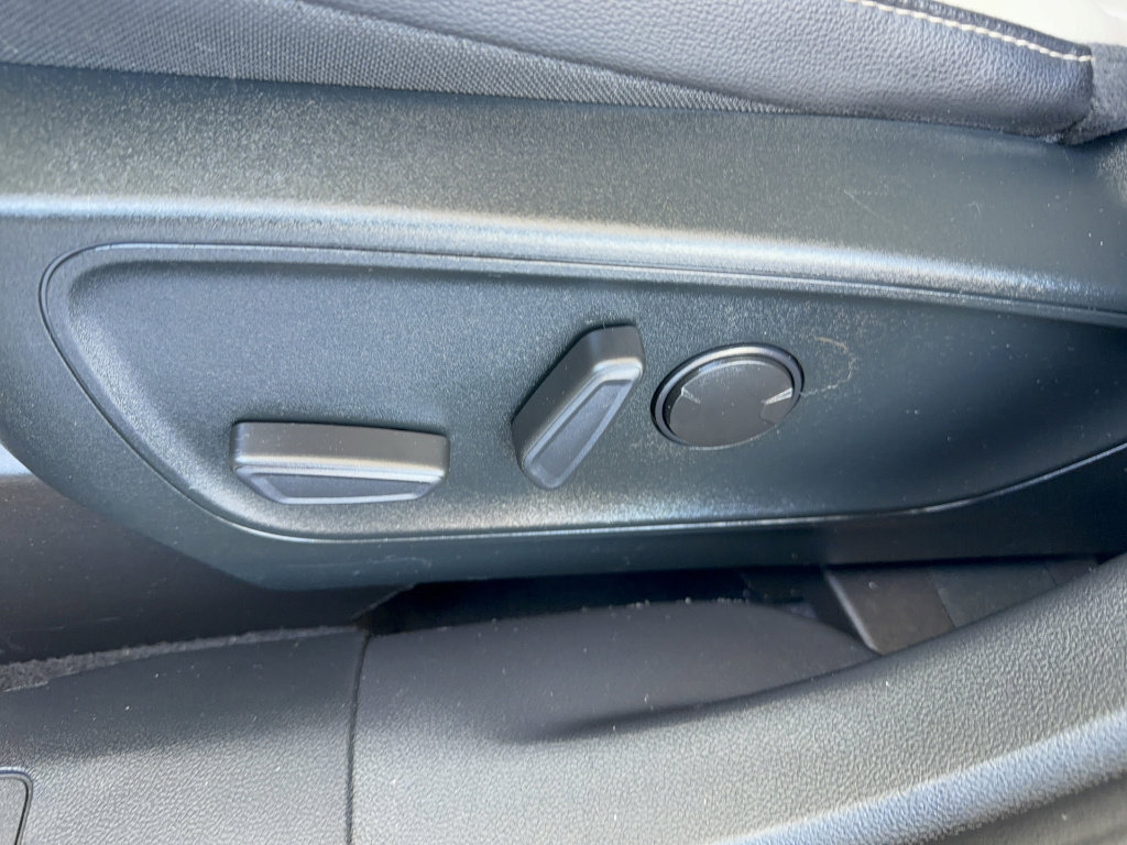 Certified 2022 Ford Escape Titanium AWD/4WD image 34