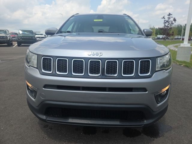 Used 2018 Jeep Compass Latitude FWD image 3