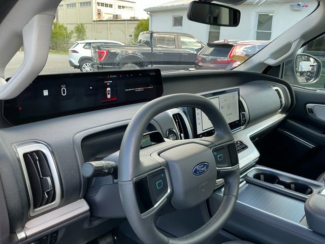 Certified 2025 Ford Expedition Active AWD/4WD image 22