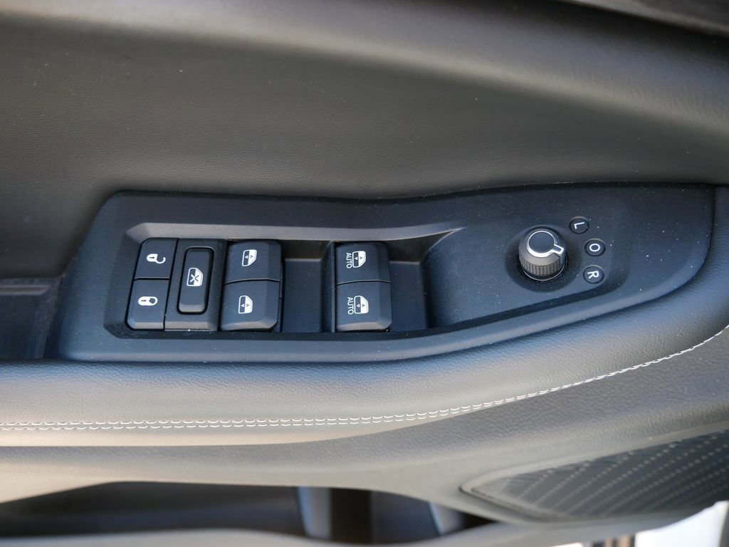 Used 2023 Jeep Grand Cherokee Altitude AWD/4WD image 15