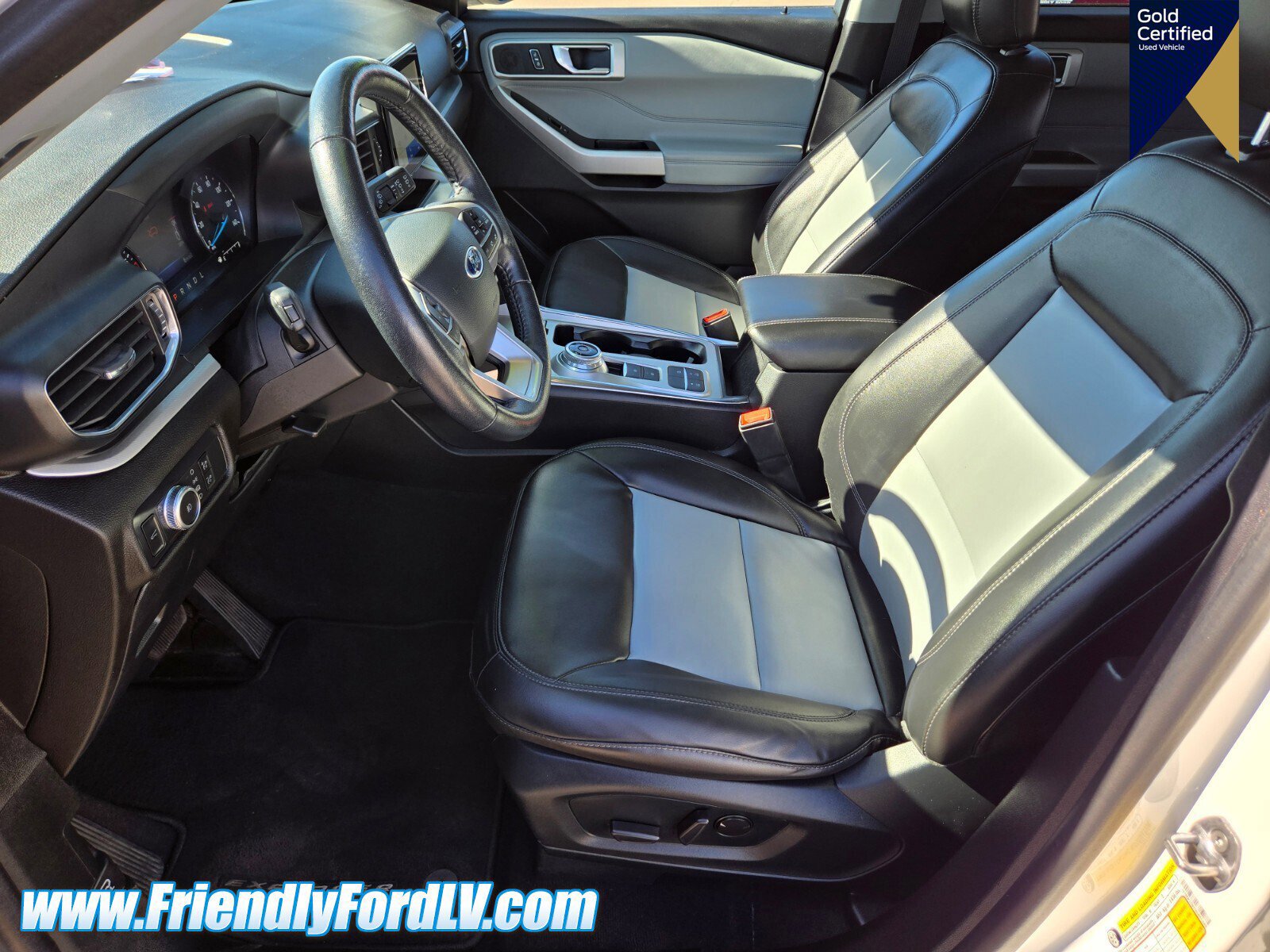 Certified 2022 Ford Explorer XLT w/ Equipment Group 202A image 9