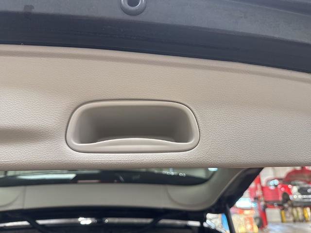 Used 2024 Chrysler Pacifica Touring-L image 34