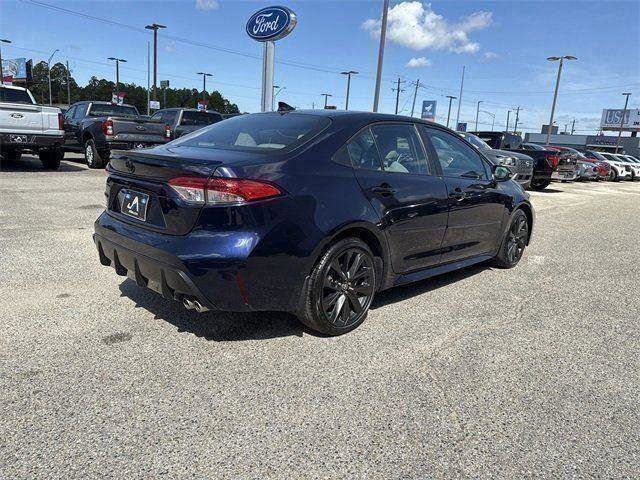 Used 2024 Toyota Corolla SE image 3