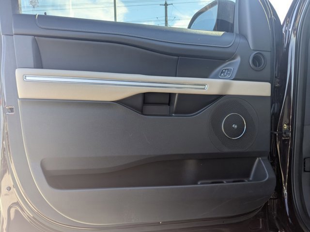 Certified 2024 Ford Expedition Limited image 19