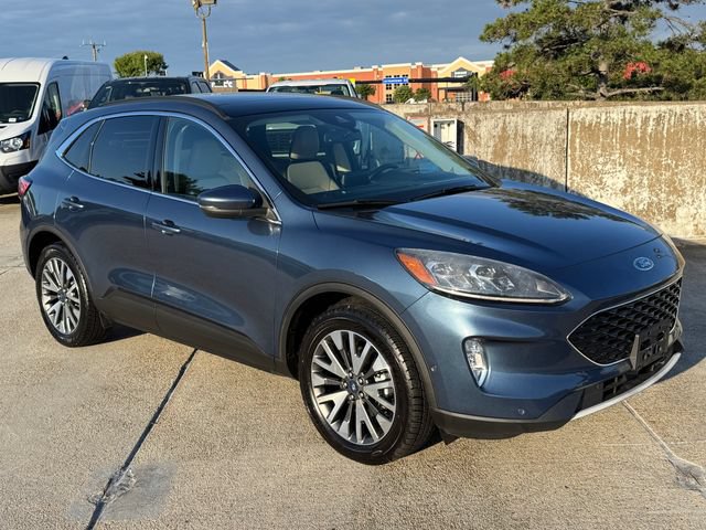 Certified 2020 Ford Escape Titanium w/ Titanium Premium Package 2.0 AWD/4WD image 6