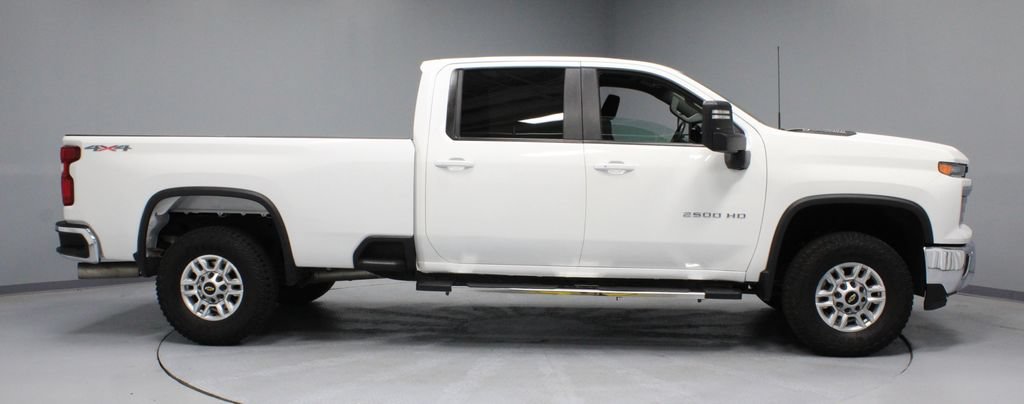 Used 2025 Chevrolet Silverado 2500 LT w/ Safety Package AWD/4WD image 5