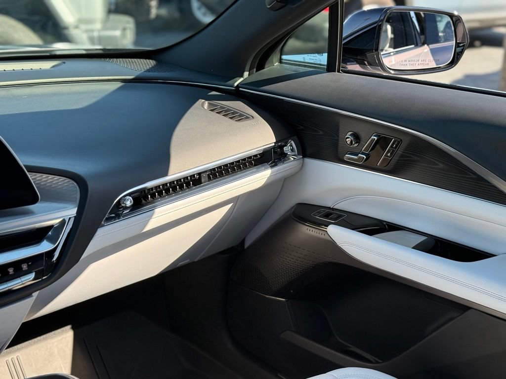 Used 2024 Cadillac Lyriq Luxury w/ LPO, Floor Liner Package AWD/4WD image 32