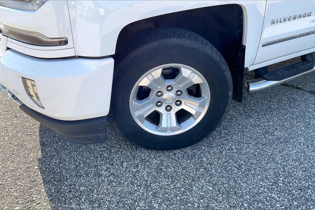 Used 2018 Chevrolet Silverado 1500 LTZ Z71 w/ LTZ Plus Package AWD/4WD image 4