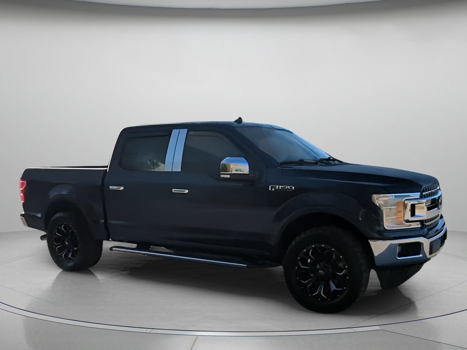 Certified 2019 Ford F150 XLT w/ Equipment Group 302A Luxury image 32