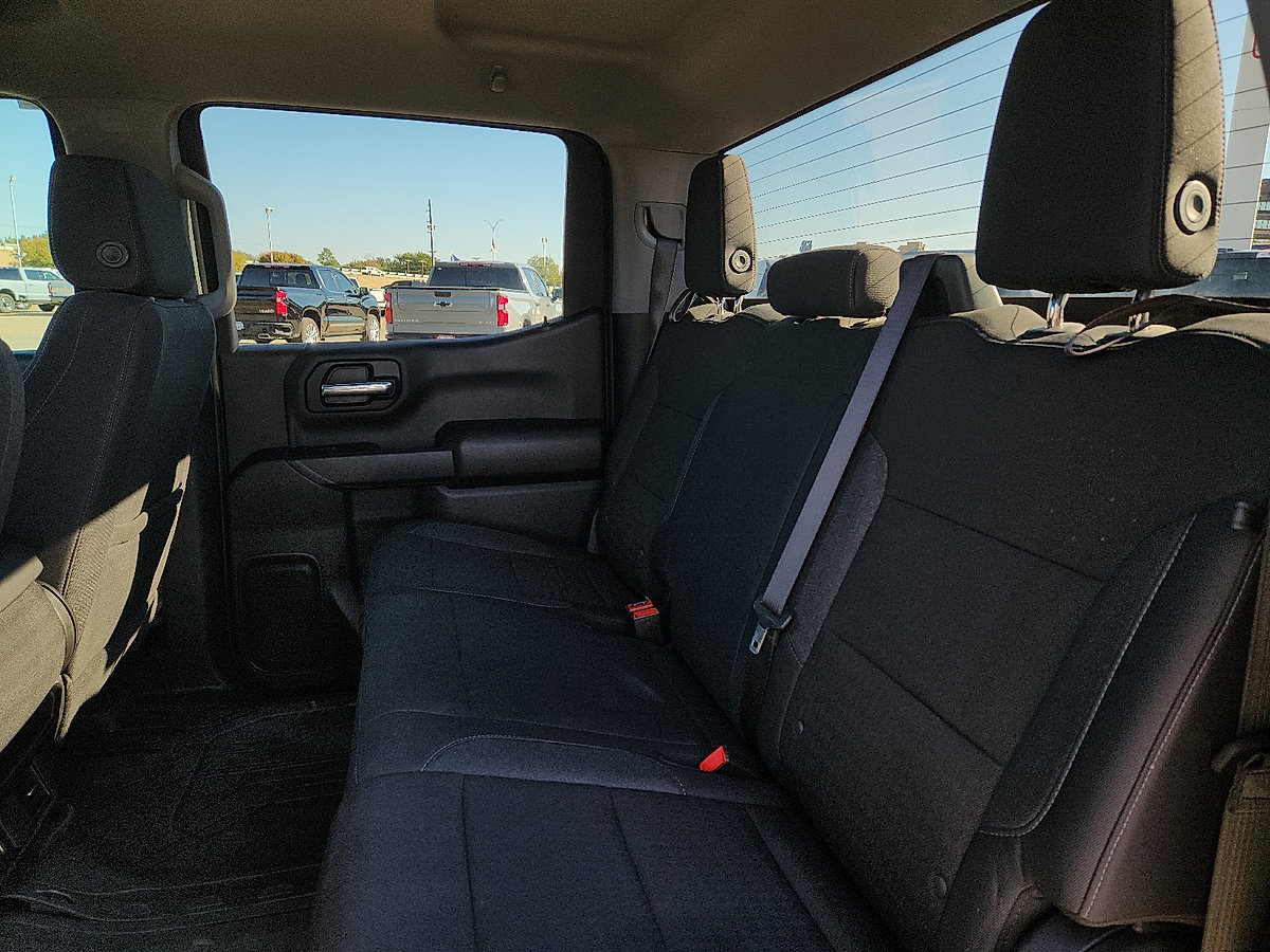 Used 2025 Chevrolet Silverado 1500 Custom w/ Turbomax Blackout Package AWD/4WD image 15
